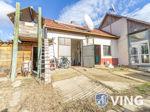 Dunakeszi Alag-i részén eladó családi ház