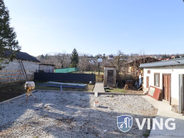 Panorámás telken családi ház eladó Győrújbaráton
